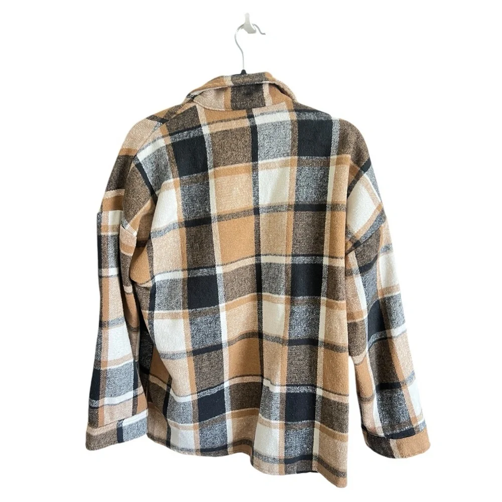 Tan and black plaid flannel button up shirt - Picture 2 of 3
